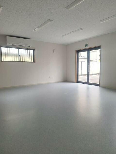 オアシス　東の居間・リビング