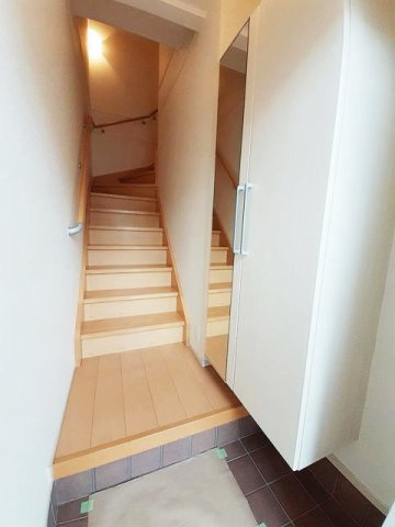 【玄関】 | ラフレシールⅡ