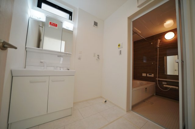 【横浜市旭区今宿南町1750-40新築戸建て】★仲介手数料無料★（今宿南小学校・今宿中学校）の独立洗面台