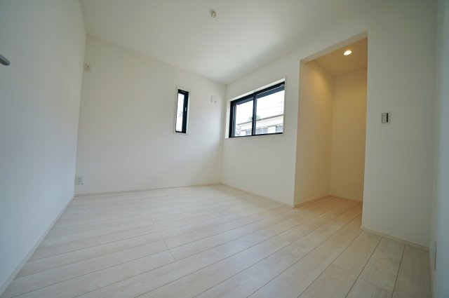 【横浜市旭区今宿南町1750-40新築戸建て】★仲介手数料無料★（今宿南小学校・今宿中学校）の洋室