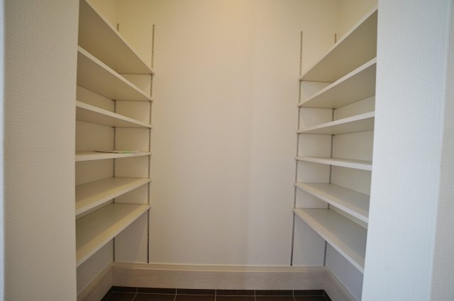 【横浜市旭区今宿南町1750-40新築戸建て】★仲介手数料無料★（今宿南小学校・今宿中学校）の収納