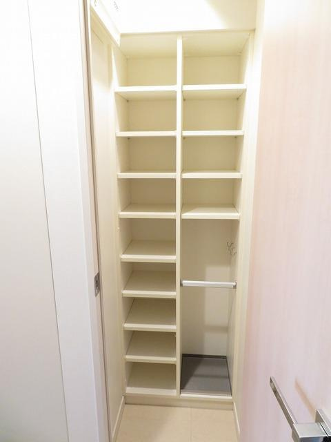 レジデンス両国駅前の玄関