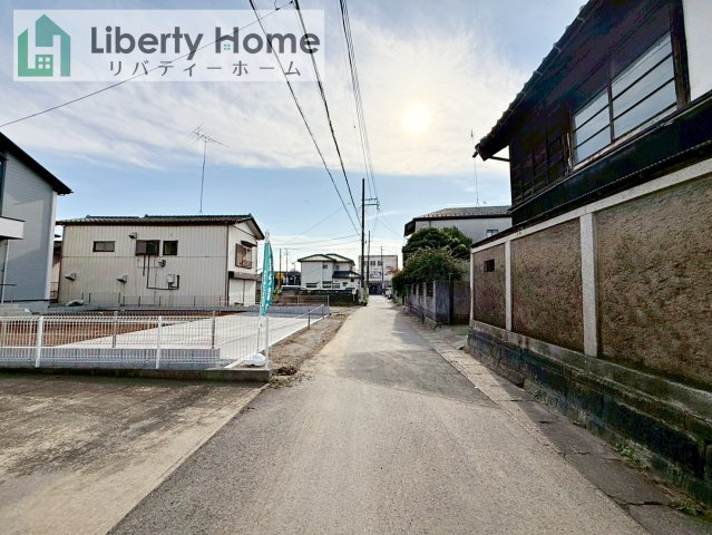 土浦市真鍋9期　新築戸建の前面道路含む現地写真
