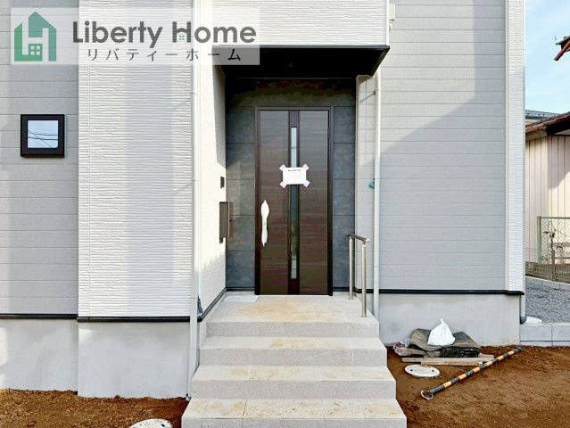 土浦市真鍋9期　新築戸建のエントランス