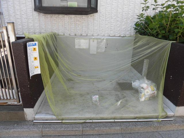 ヤマダマンションのエントランス