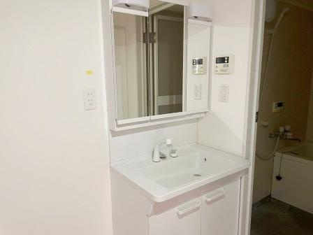 ヤマダマンションの独立洗面台