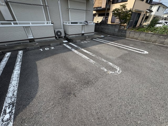エターナルヒルⅠの駐車場