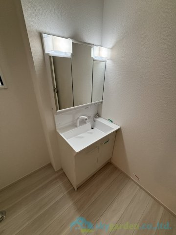 平塚市諏訪町3期　新築戸建　全3棟3号棟の独立洗面台