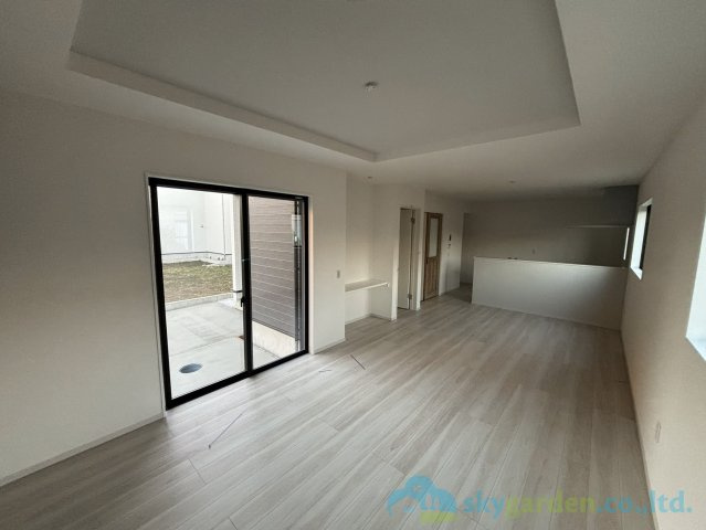 平塚市諏訪町3期　新築戸建　全3棟3号棟の居間・リビング