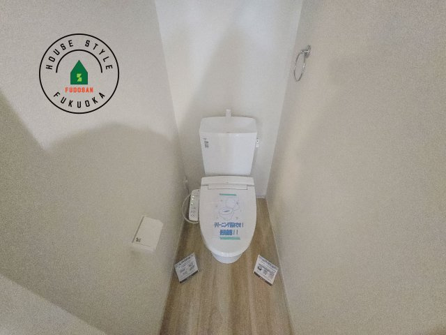 太宰府市朱雀4丁目第1-4棟（2号棟）　のトイレ|温水洗浄便座を完備しております。2ヶ所にトイレがあるのは朝の慌ただしい時間も安心です。