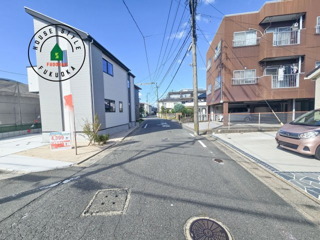 太宰府市朱雀4丁目第1-4棟（2号棟）　の前面道路含む現地写真|前面道路です。