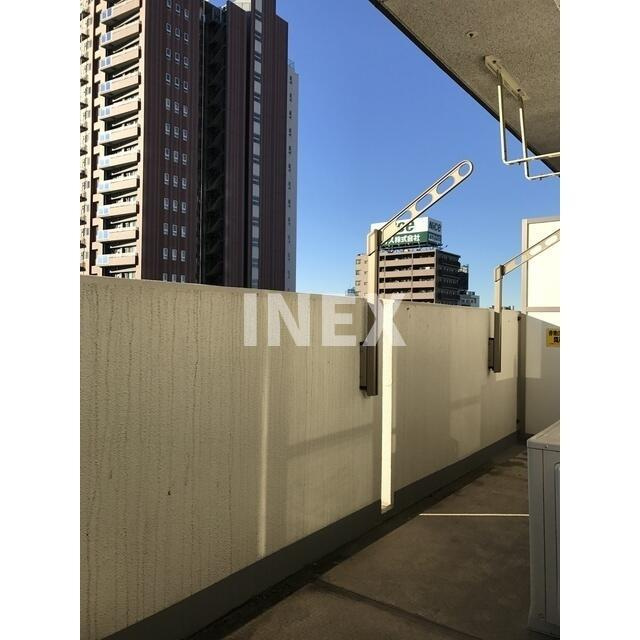 横浜市神奈川区子安通２丁目の賃貸マンションのバルコニー
