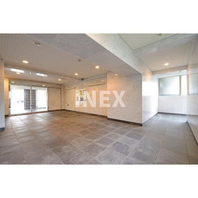 横浜市神奈川区子安通２丁目の賃貸マンションのロビー