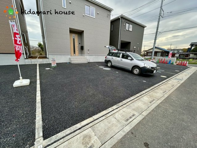 西区飯田新田第2　新築戸建　クレイドル09の駐車場