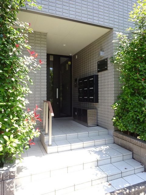 メゾンサンエイトのエントランス|★オートロック付き★