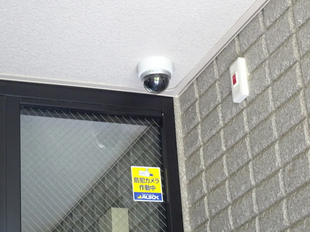 メゾンサンエイトのセキュリティ|★エントランスには防犯カメラ付き★