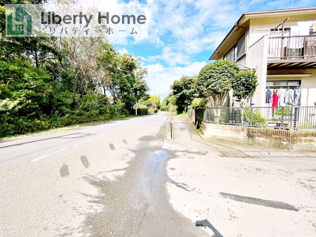 つくば市自由ケ丘第10　新築戸建の前面道路含む現地写真