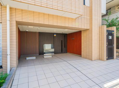 【エントランス】 | オープンレジデンシア本駒込六丁目 | ゆとりのあるエントランスです