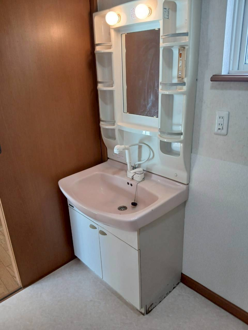 新富士町3丁目６貸家の独立洗面台