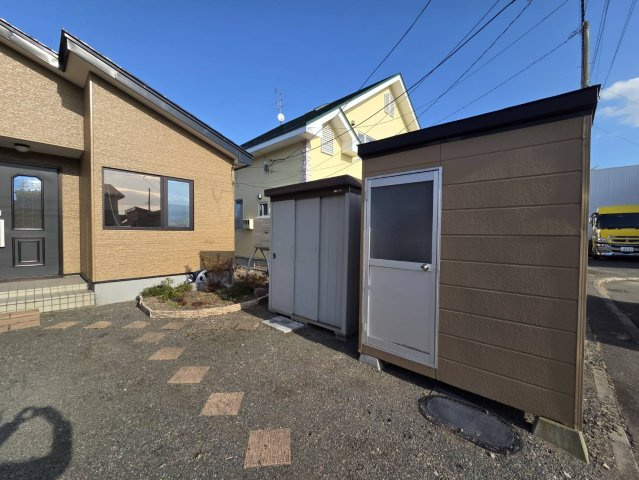 新富士町3丁目６貸家の駐車場