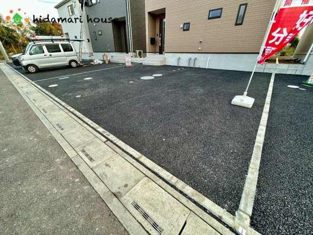 西区飯田新田第2　新築戸建　クレイドル08の駐車場