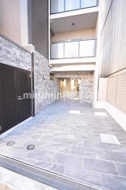 大阪市西区立売堀６丁目の賃貸マンションのエントランス