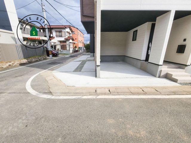 春日市春日原北町5丁目第1-2棟（1号棟）　の外観：施工例|駐車場になります。