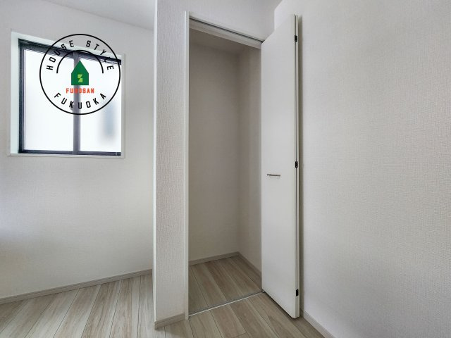 春日市春日原北町5丁目第1-2棟（2号棟）　の内観：施工例|収納には困りません。