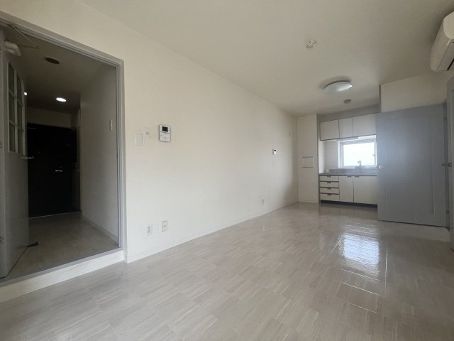 ヴィラウッドランド2　の居間・リビング