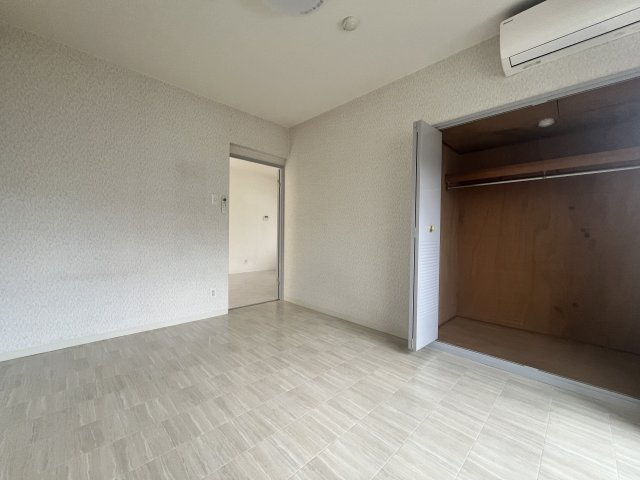 ヴィラウッドランド2　の居間・リビング