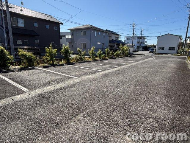 ジョイルームの駐車場