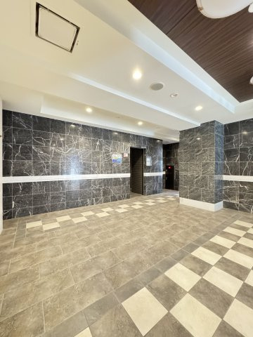 エスリード神戸三宮のロビー