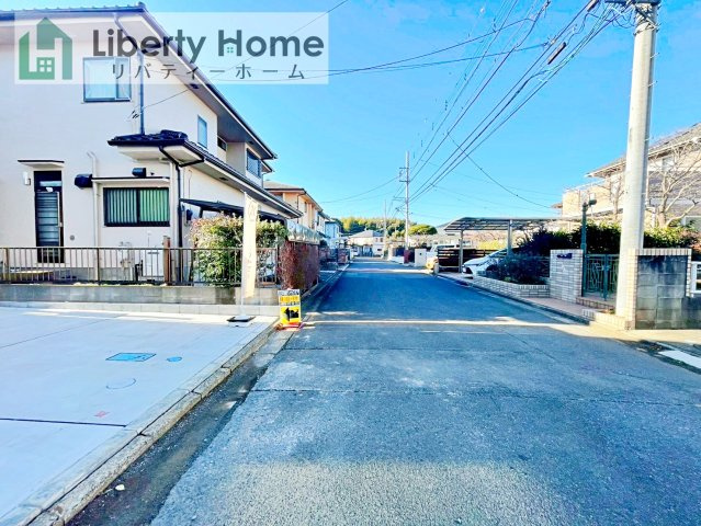 守谷市松前台6丁目　新築戸建　A号棟の前面道路含む現地写真