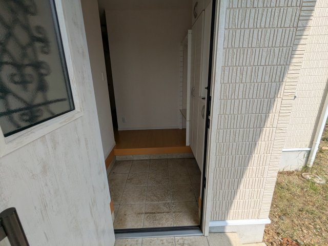 中古戸建　秋間みのりが丘の玄関