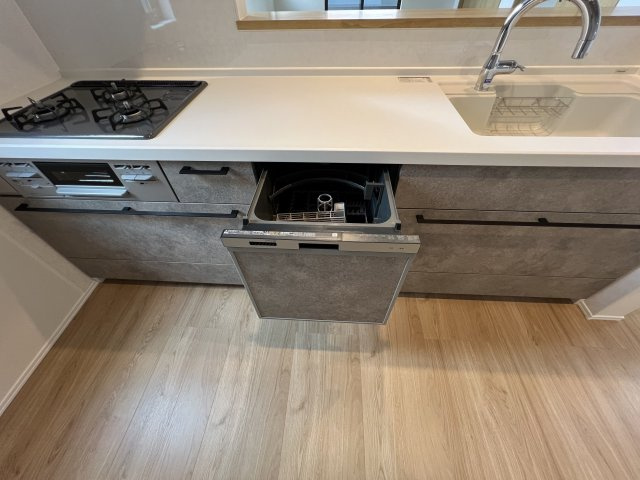 福生市武蔵野台2丁目　新築戸建全1棟のキッチン|後片付けらくらく食洗器付き☆