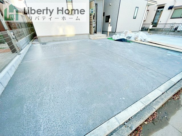 守谷市松前台6丁目　新築戸建　B号棟の駐車場