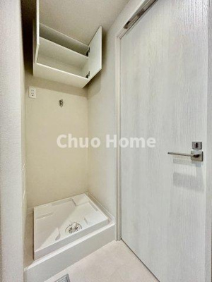 【ランドリースペース】 | ツインシティ1番館エトランズ東砂 | 【ランドリースペース】担当者がスケールを持ち歩いておりますので、ご見学時には現在お使いの洗濯機などがきちんと収まるかなどもチェックして下さい。見学前に測っておくと非常に便利だと思います。