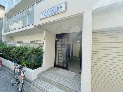 【エントランス】 | リアライズ上新庄 | ゆとりのあるエントランスです