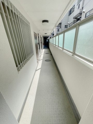 【ロビー】 | リアライズ上新庄 | 建物の内部です