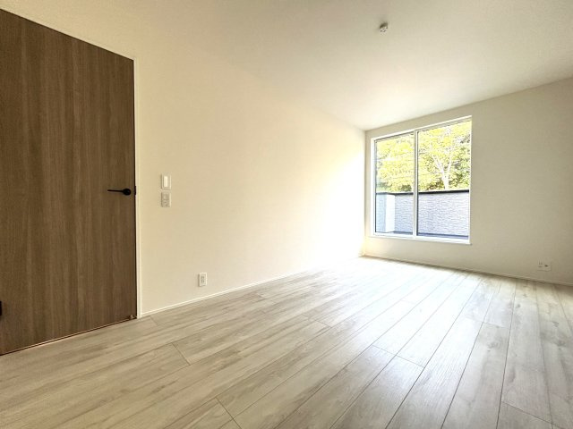 ◆リビング広々２０帖のゆったり４ＬＤＫ◆並列駐車２台可能◆リナージュ大津月輪５丁目２４－２期の洋室|洋室