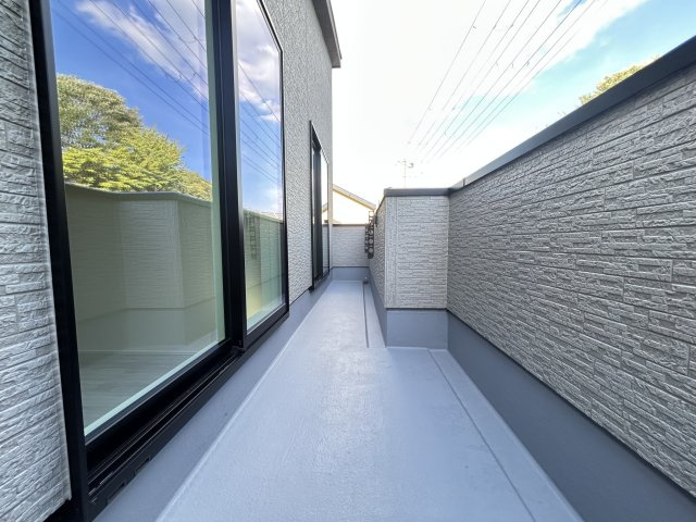 ◆リビング広々２０帖のゆったり４ＬＤＫ◆並列駐車２台可能◆リナージュ大津月輪５丁目２４－２期のバルコニー|バルコニー