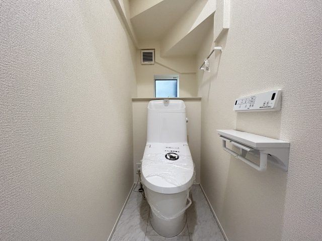 ◆リビング広々２０帖のゆったり４ＬＤＫ◆並列駐車２台可能◆リナージュ大津月輪５丁目２４－２期のトイレ|トイレ