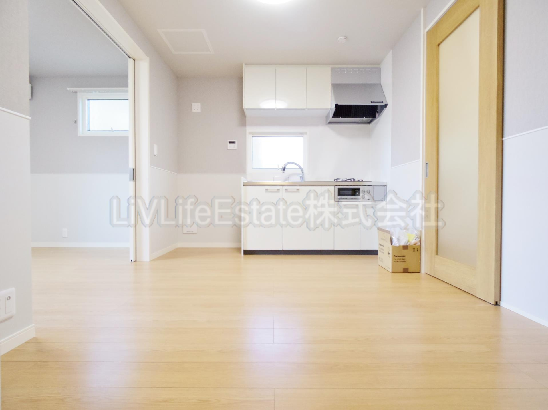 サニーコート（旧）大沼町2丁目新築の居間・リビング