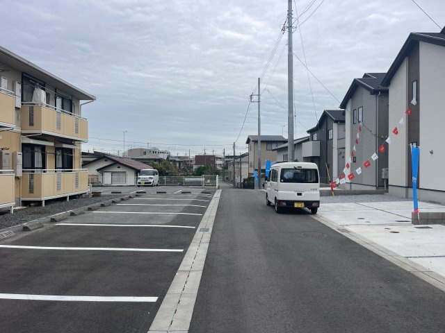 LIGARE宇都宮市東峰町2期　新築一戸建ての前面道路含む現地写真|前面道路含む現地写真です