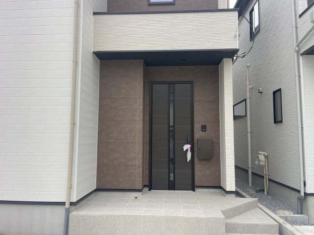 LIGARE宇都宮市東峰町2期　新築一戸建ての玄関|きれいな玄関です