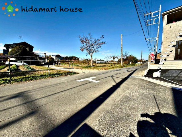 西区飯田新田第2　新築戸建　クレイドル02の前面道路含む現地写真