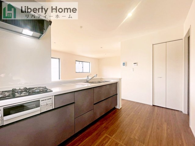 ひたちなか市稲田10期　新築戸建　10号棟のキッチン