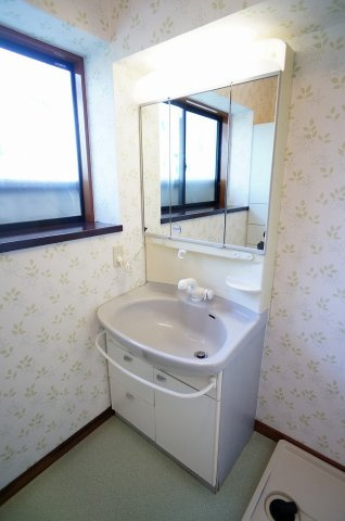 【洗面所】 | 小金町2丁目貸家 | 1階洗面所