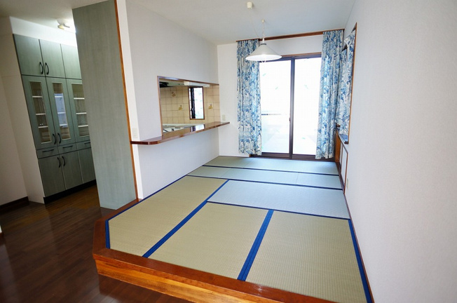 【居間・リビング】 | 小金町2丁目貸家 | 畳スペース