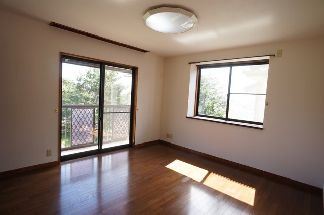 【寝室】 | 小金町2丁目貸家 | 2階寝室